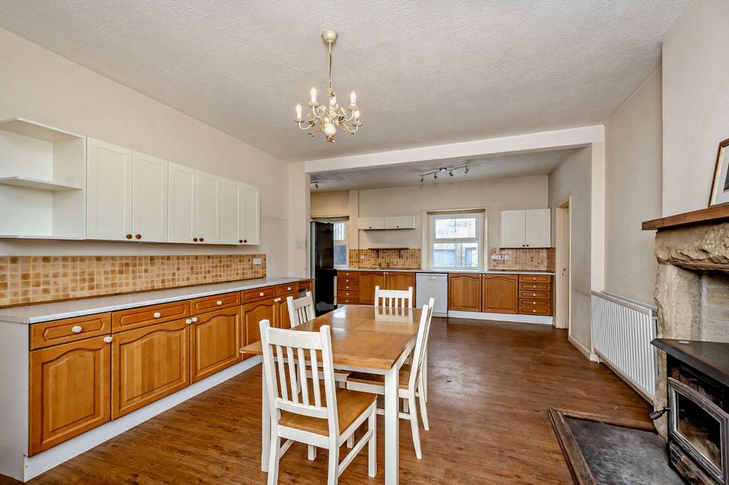Kitchen/Dining Room