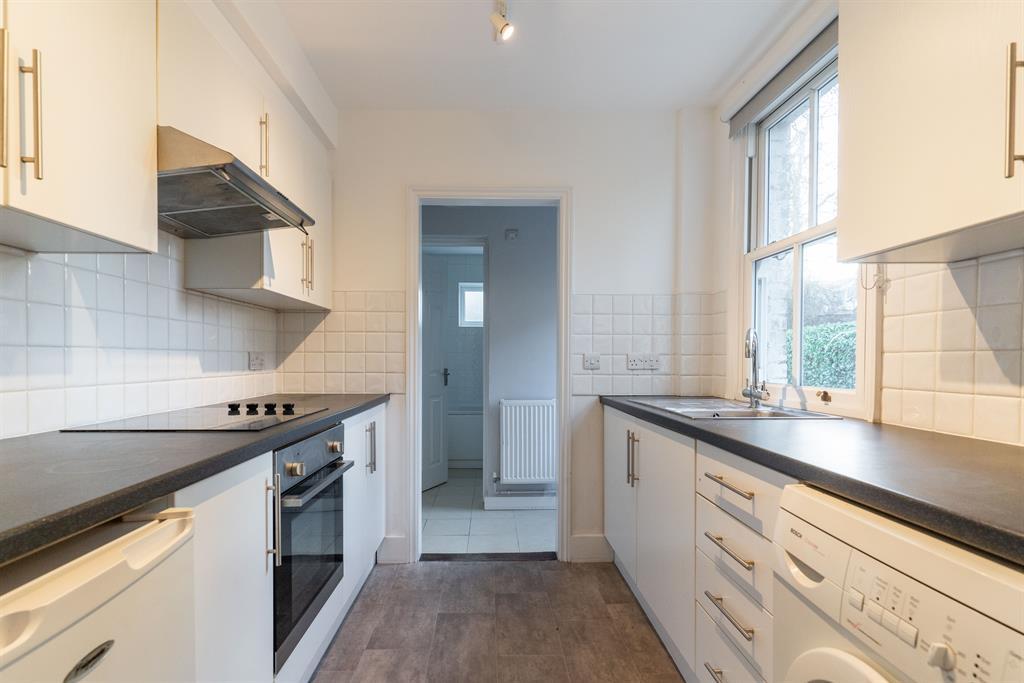 Southmill Road, Stortford, Herts, CM23 3DH 3 bed end of terrace