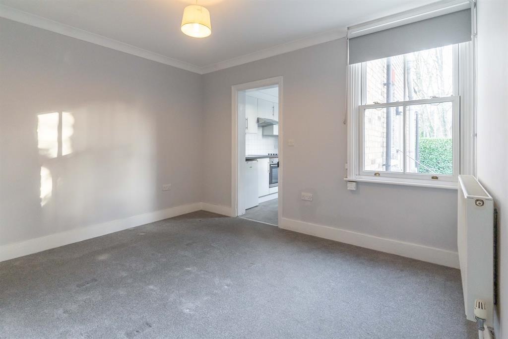 Southmill Road, Stortford, Herts, CM23 3DH 3 bed end of terrace