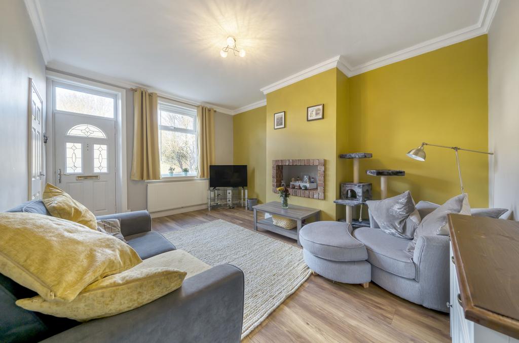 Low Bank Street, Farsley, West Yorkshire, LS28 2 bed terraced house £