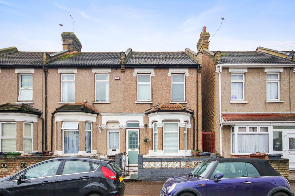 Faircross Avenue, Barking IG11 3 bed terraced house for sale £475,000