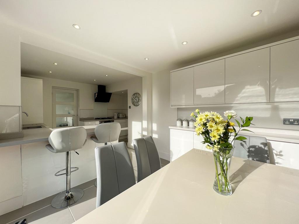 Dining Area leading into Kitchen