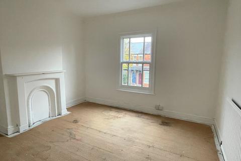 2 bedroom terraced house to rent, Charles Street, Newark