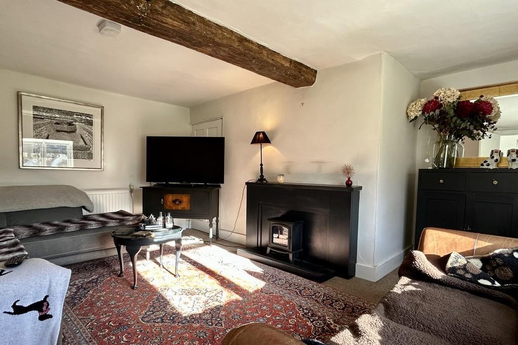 Slough Farm 3 bed farm house £1,750 pcm (£404 pw)