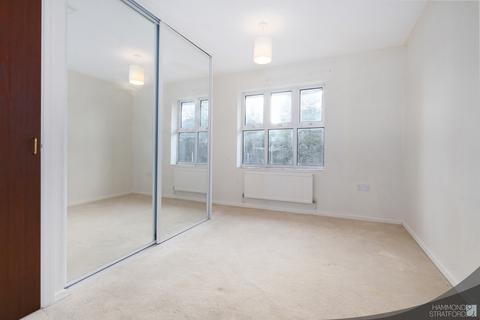 14 Bainards Close, Wymondham, NR18 0TS
