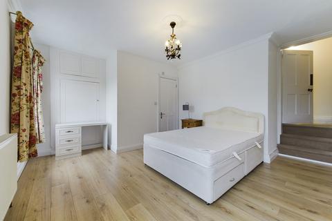 2 bedroom apartment to rent - Cherry Garden Avenue, Folkestone