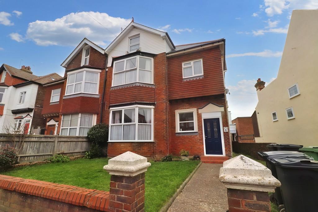 Amherst Road, BEXHILLONSEA 1 bed apartment £860 pcm (£198 pw)