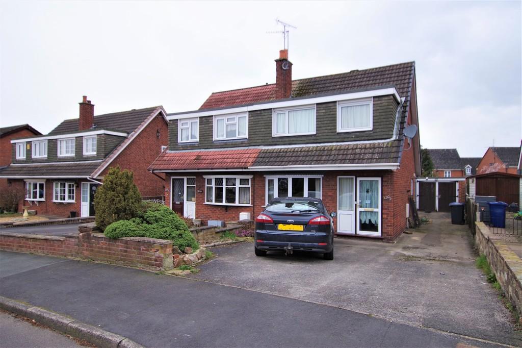 Dovefields, Rocester, Uttoxeter 3 bed semidetached house £215,000