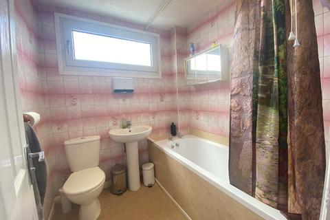 10 Dovefields, Rocester, Uttoxeter, ST14 5LT