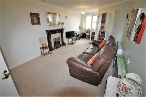 1 bedroom flat for sale - Station Road, Clacton on Sea
