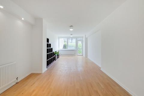 2 bedroom ground floor flat to rent - Lakeview Court, Wimbledon