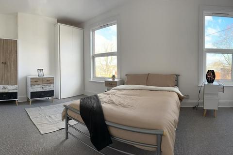 1 bedroom property to rent - Dudley Road West, Tividale