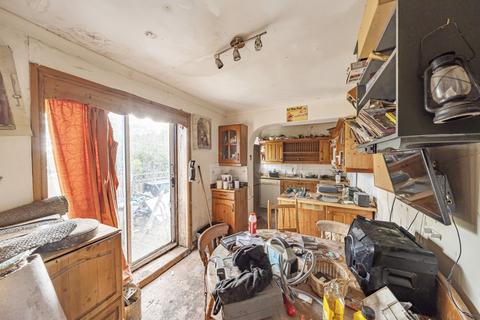 3 bedroom semi-detached house for sale - Claro Road, Harrogate, North Yorkshire, HG1