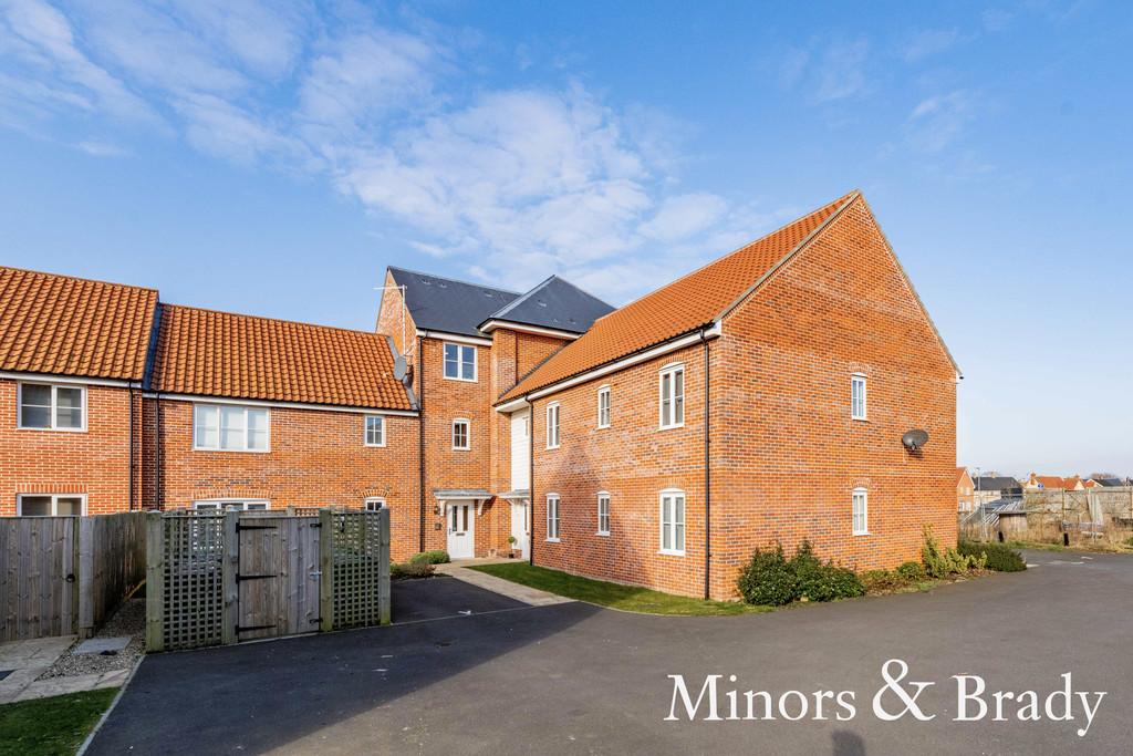 Smedley Close, North Walsham 1 bed apartment £160,000