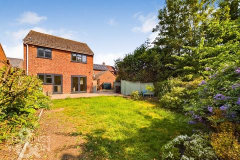 3 bedroom detached house for sale, Burgess Way, Brooke, Norwich