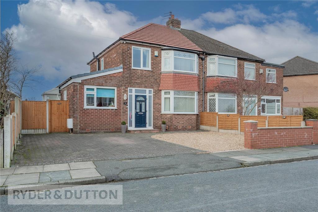 Broomfield Crescent, Middleton... 3 bed semidetached house £259,000