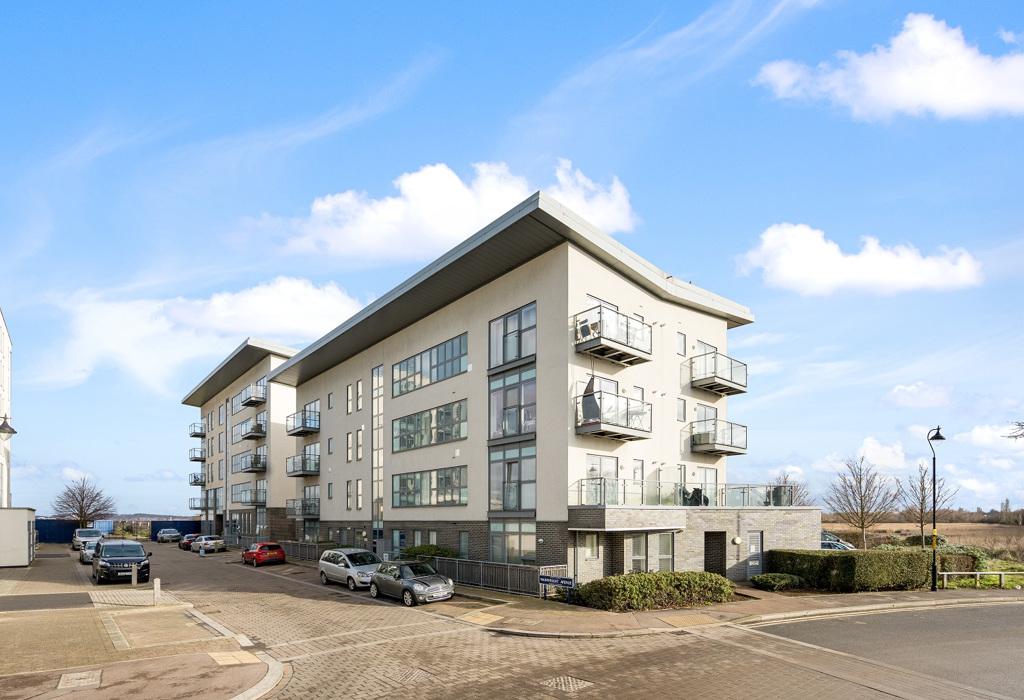 Grove House, Wainwright Avenue, Greenhithe, Kent 2 bed apartment for