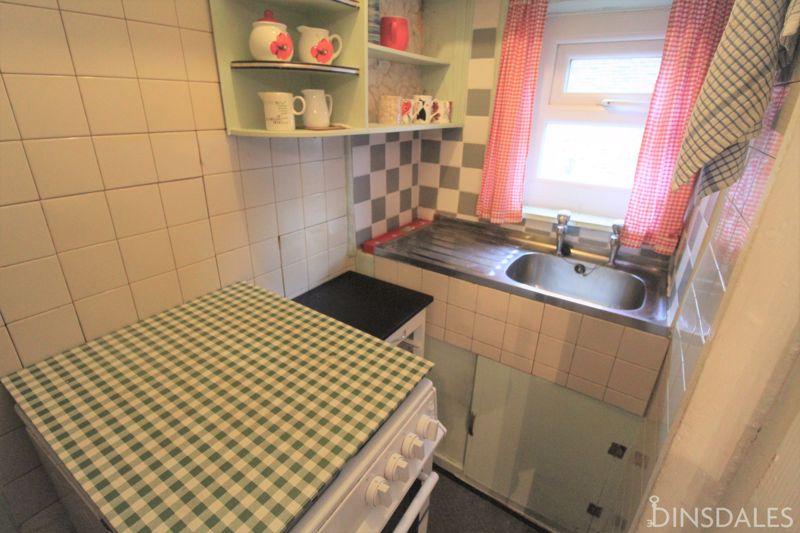 Lytton Road, Girlington, Bradford, BD8 9ST 3 bed terraced house for