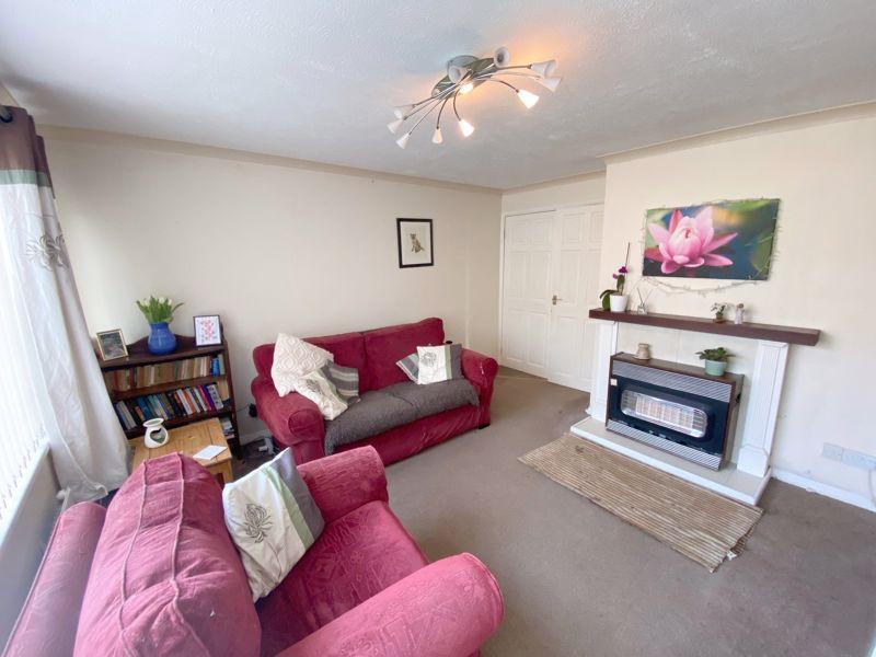 Manor Gardens, Warminster 3 bed semidetached house for sale £299,750
