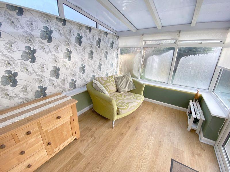 Manor Gardens, Warminster 3 bed semidetached house for sale £299,750