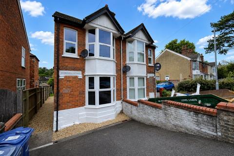 4 bedroom semi-detached house to rent, Hughenden Road, Hp13