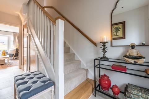 58 Consort Drive, Leatherhead, KT22 0AS
