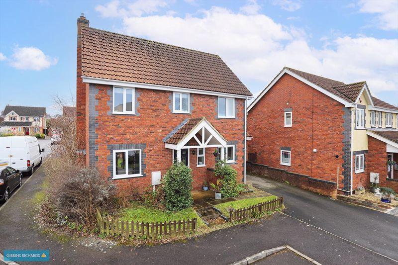HARP CHASE 3 bed detached house £385,000