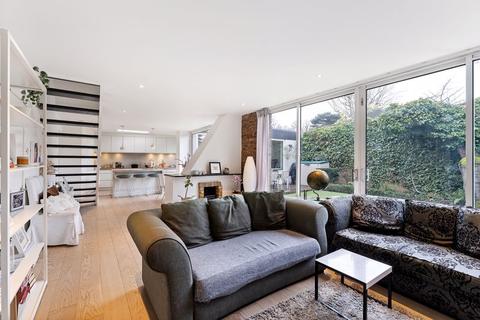 4 View Close, London, N6 4DD