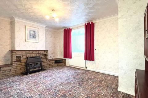 2 bedroom end of terrace house for sale - Kerdane, Hull