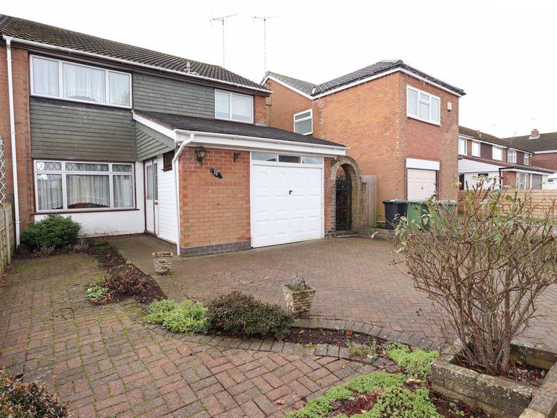 Thirlmere, Macclesfield 3 bed semidetached house £270,000