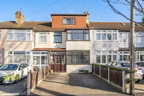 5 Tennyson Way, Hornchurch, RM12 4BU