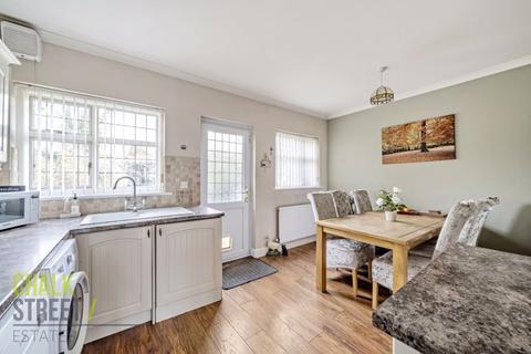 5 Tennyson Way, Hornchurch, RM12 4BU