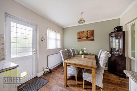 5 Tennyson Way, Hornchurch, RM12 4BU