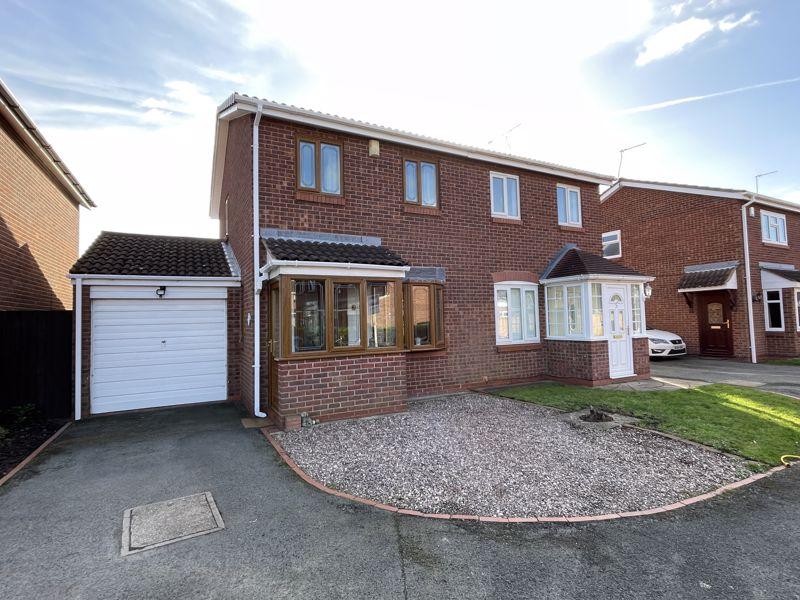 WOMBOURNE, Holloway Drive 2 bed semidetached house for sale £220,000