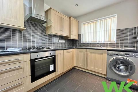 4 bedroom terraced house to rent - Pound Road, Oldbury, B68