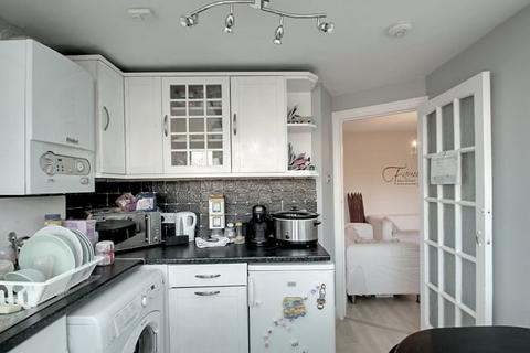 2 bedroom maisonette for sale, Braemar Avenue, London, NW10