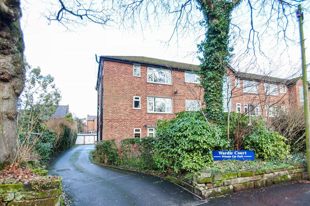 Wardle Road, Sale, Cheshire, M33 1 bed apartment £850 pcm (£196 pw)