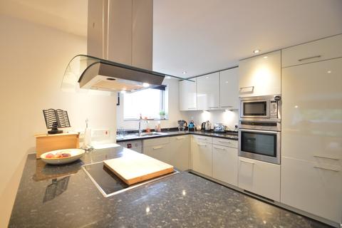 3 bedroom flat to rent - High Point, WEYBRIDGE, KT13