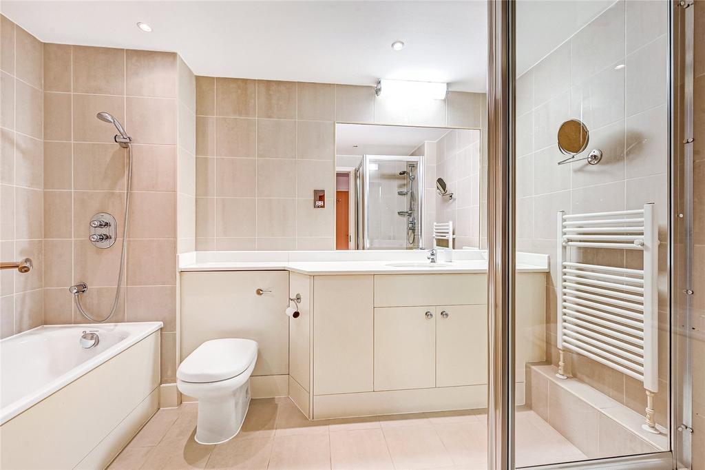 En Suite Bathroom