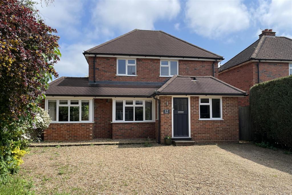 3 bed detached house for sale £650,000