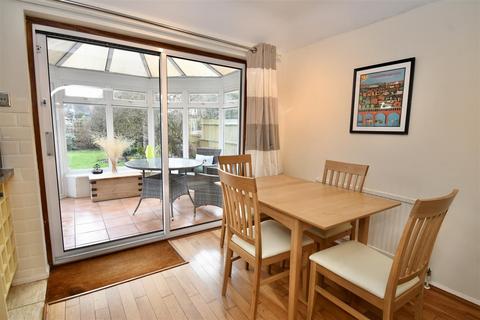 12 Elm Road, Godalming, GU7 3SW