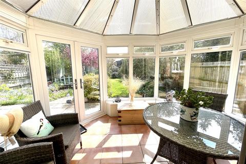 12 Elm Road, Godalming, GU7 3SW