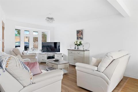 24 Icknield Close, Bidford On Avon, Alcester, B50 4BZ
