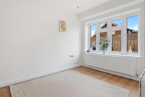 24 Icknield Close, Bidford On Avon, Alcester, B50 4BZ