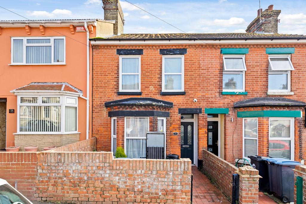 Kitchener Road, Elms Vale, Dover, CT17 3 bed terraced house £220,000