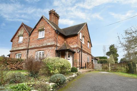 Latchwood Cottage Combe Lane, Chiddingfold, Godalming, GU8 4XL