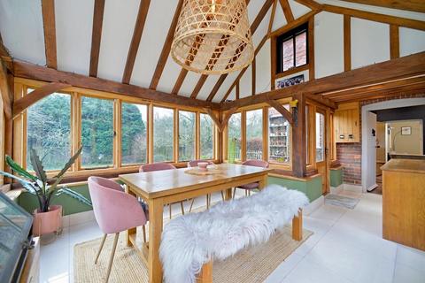 Latchwood Cottage Combe Lane, Chiddingfold, Godalming, GU8 4XL