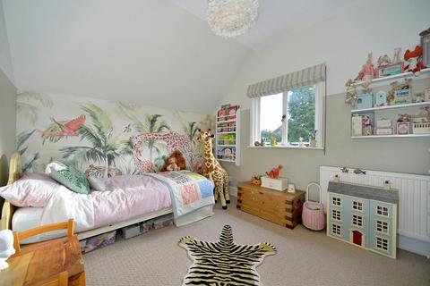 Latchwood Cottage Combe Lane, Chiddingfold, Godalming, GU8 4XL