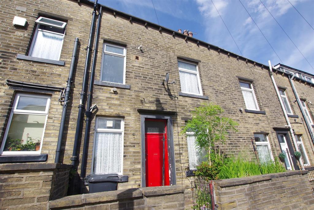 Warley Road, HALIFAX 2 bed terraced house £550 pcm (£127 pw)