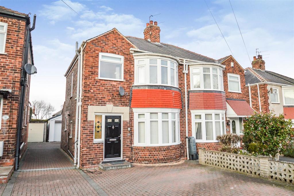 Westfield Rise, Hessle 3 bed semidetached house for sale £295,000